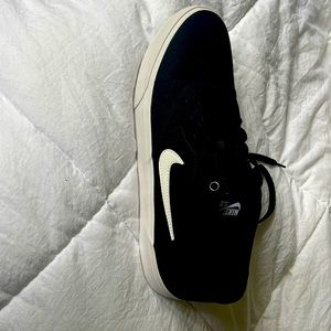 Brand new Nike SB Charge never worn.